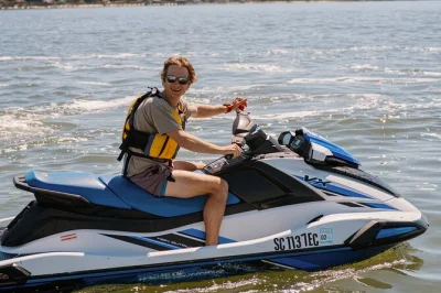 Feel the rush on a hilton head jet ski tour, cruise past waterfront mansions, spot dolphins, and enjoy 90 minutes of free riding with guide and all gear included.