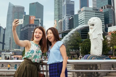 Start your singapore private tour with hotel pickup, explore the colonial district, tiong bahru market & chinatown, and enjoy a local snack—guided by a real local.