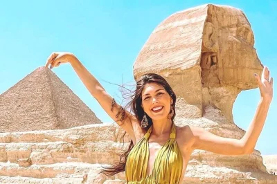 Découvrez les pyramides de gizeh, le sphinx et le musée Égyptien avec un guide égyptologue privé. transfert hôtel, billets, balade à dos de chameau et déjeuner authentique inclus.