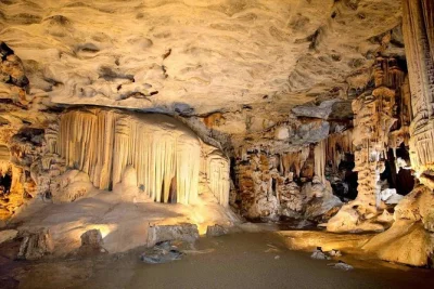 Step inside maropeng’s ancient burial mound, explore sterkfontein cave’s fossil secrets, and enjoy a guided day trip from johannesburg with hotel pickup included.