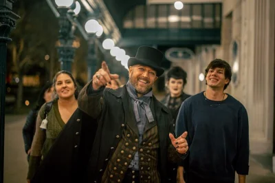 Explore o lado assombrado de san antonio em um tour a pé de 90 minutos com histórias no alamo, palácio do governador espanhol e no hotel mais assombrado do texas. passeio familiar com guia local.