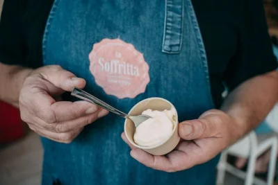 Descubra verona preparando gelato e semifreddo italianos em uma cozinha aconchegante, guiado por um chef local. receitas inclusas. garanta sua vaga!