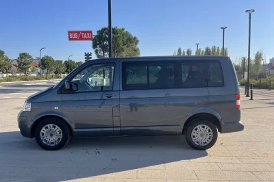 Reserve um transfer privado de tirana ou durres para skopje. aproveite uma pausa em ohrid ou prizren, veículos confortáveis e dicas do motorista local. viagem fácil, porta a porta.