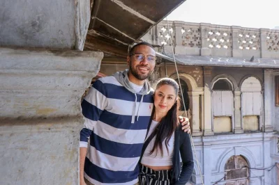 Erlebe old delhi mit einem lokalen guide: probier legendäre parathas, fahr mit der rickshaw zum khari baoli gewürzmarkt und besuch die jama masjid. inklusive abholung.