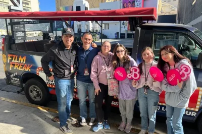 Sinta a vibe de hollywood com um insider do cinema, visite locações famosas, ouça histórias de celebridades e aproveite extras exclusivos. inclui descontos vip e carregadores usb.