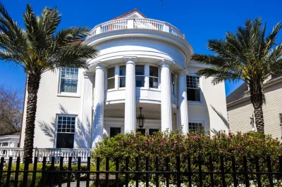 Descubre el alma de new orleans con un tour privado que incluye paradas históricas, comida local y relatos auténticos. recogida en hotel y ritmo flexible.