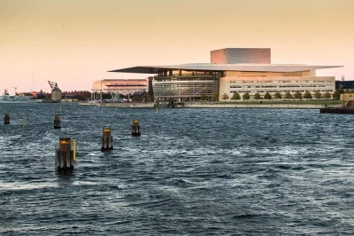Prenota un workshop fotografico privato a copenaghen. cattura nyhavn, il palazzo di amalienborg e altro con un fotografo locale esperto. adatto a tutti i livelli.