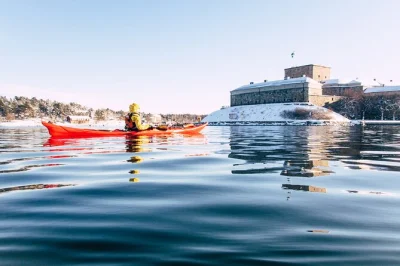 Feel the chill of stockholm’s archipelago by kayak, warm up with swedish fika and a hot sauna, with drysuit and gear included. real winter adventure, just 30 min from the city.