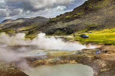 Vivi l’emozione di un volo in elicottero da reykjavik sopra campi geotermici fumanti, vulcani e scorci della città. pilota esperto e accesso facilitato per sedie a rotelle inclusi.
