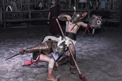 Découvrez la voie appienne à rome avec un entraînement de gladiateur, essayez l’équipement authentique et participez à un tournoi convivial avec nos guides. entrée musée et boissons incluses.