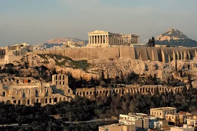 Descubre atenas en un tour privado de medio día: visita la acrópolis, plaka, el estadio olímpico y más, con recogida en hotel y conductor local amable.