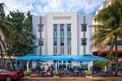 Entdecke miamis art deco historic district, genieße cocktails in stylischen hotelbars, hör spannende geschichten von einheimischen und bestaune die versace villa aus nächster nähe. inklusive 3 sig