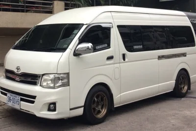 Bangkok, transfert privé aéroport-hôtel avec suivi vol en temps réel, prise en charge à la sortie, frais de péage inclus. réservez votre trajet sans stress dès maintenant.