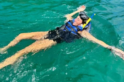 Descubra playa fantasia com um passeio de catamarã saindo de jaco. nade, faça snorkel e relaxe em uma praia isolada com almoço e bebidas incluídas.