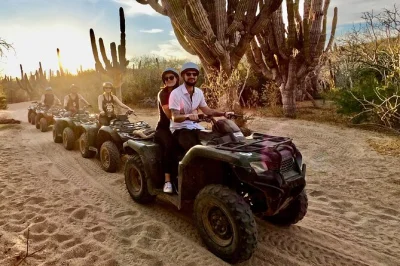 Scopri il lato selvaggio della baja con un tour in atv da cabo san lucas: attraversa scogliere, visita un santuario di asini ed esplora la spiaggia migriño con guide locali e trasferimento dall’hot