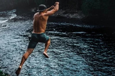Let yourself get swept up in maui’s road to hana—cliffside views, waterfalls, and a real taste of local food trucks. includes lunch, snacks, guide & photos.