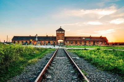 Feel the weight of history on a full-day auschwitz-birkenau tour from krakow. includes private hotel pickup, guided entry, and return transport for peace of mind.