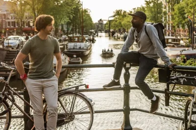 Sinta a vibe criativa de amsterdam com um passeio privado feito sob medida para você. inclui início flexível, guia local e encontro a pé no hotel.