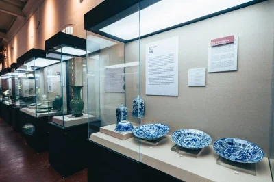 Step inside penang’s straits & oriental museum to see rare shipwreck ceramics, song & ming dynasty pieces, and folk artifacts—entry ticket includes a soda.
