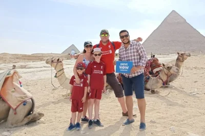 Descubre las pirámides de el cairo, la esfinge, el museo egipcio y el bazar khan el-khalili en un tour privado de 2 días desde hurghada. todo incluido, guía experto.