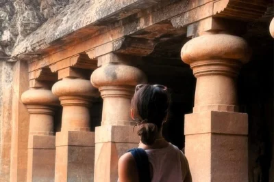 Descubra mumbai em um tour privado pelas elephanta caves, passeio pela cidade com carro com ar-condicionado, dhobi ghat e guia local experiente — com transfer incluso.