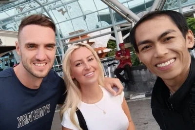 Llega a bali sin complicaciones: traslado privado, conductor en inglés, seguimiento de vuelo, agua embotellada y llegada directa al hotel. reserva tu llegada sin estrés.