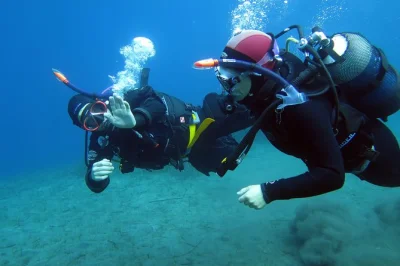 Feel the thrill of your first scuba dive in santorini’s volcanic reef, guided by local instructors. includes all equipment, snacks, and pickup options for easy booking.