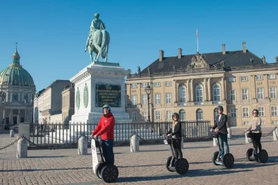 Scopri copenaghen in segway, da nyhavn alla sirenetta, con guida locale, consigli personalizzati e deposito bagagli gratuito incluso.