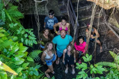 Puerto morelos, cenote e zip-line: vivi l’emozione di 5 zip-line, nuota in 3 cenote e gusta un vero pranzo maya. include transfer, ingressi e guide locali.