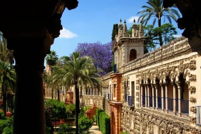 Step inside seville’s alcazar, giralda & cathedral with a private guide, skip-the-line access and hotel pickup. dive into stories, legends and living history.