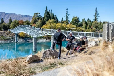 Feel the chill of glacier lakes, taste legendary fairlie pies, and walk beneath aoraki’s snowy peak on a small-group day trip from christchurch—lunch and pickup included.