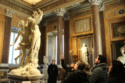 Descubre la galería borghese en roma con entrada sin colas, grupo reducido y guía que revive a bernini y caravaggio. incluye tickets prioritarios.
