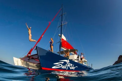 Vivi il sole, assapora tacos freschi e fai snorkeling a cabo san lucas su un catamarano solare. include open bar, guida locale e pranzo. prenota subito il tuo posto.