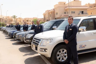 Chegue em hurghada sem estresse com transfer privado, carro com ar-condicionado, motorista local e seguro, direto para seu hotel.