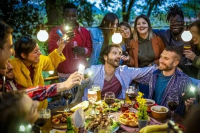 Siente la energía de río con una clase práctica de churrasco en copacabana, donde asarás carne, reirás y disfrutarás caipirinhas ilimitadas. incluye recetas y toda la comida.