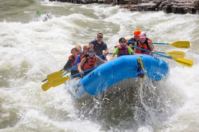 Feel the rush of snake river’s rapids near jackson hole with a local guide, splash gear included, and roundtrip transport from town. ideal for families and thrill-seekers.