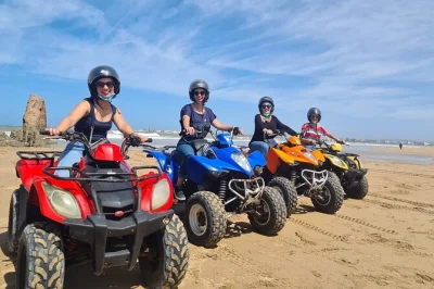 Erlebe eine quad-tour bei essaouira: fahr durch wälder und sanddünen mit lokalem guide. inklusive hotelabholung und kompletter ausrüstung für anfänger.