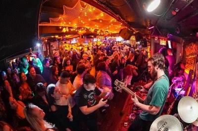 Feel the pulse of new york city nightlife in greenwich village—four bars, live music, games, and exclusive drink deals. includes vip entry and free shots.