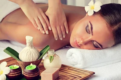 Scopri il vero hammam turco a sharm el sheikh con bagno turco, massaggio corpo con olio e transfer privato incluso. rilassati con bevande locali e un’esperienza autentica.