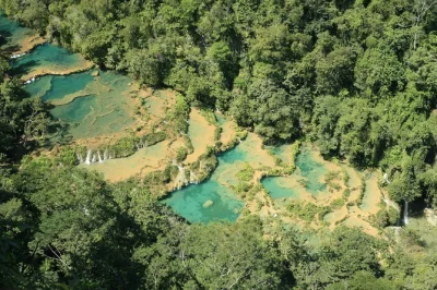 Feel the rush of semuc champey’s turquoise pools, candle-lit kamba caves, and q’eqchi guides. includes transport, hotel, breakfast & lunch for a seamless trip.