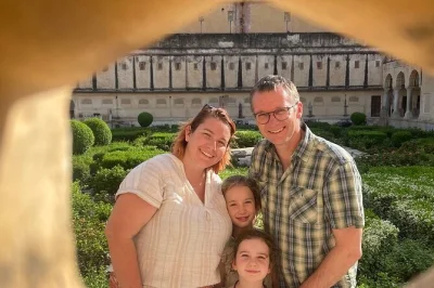 Feel jaipur’s rhythm on a full-day tour—wander city palace, gaze at jal mahal, and sip kulhad lassi. includes guide, pickup, and local flavors along the way.