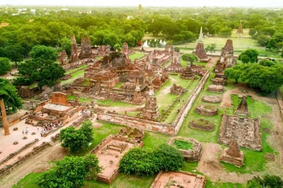 Watch saffron-robed monks, explore ayutthaya’s ruins, and drift past bangkok’s grand palace on a chao phraya lunch cruise. includes hotel pickup and guide.