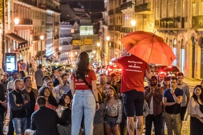 Plongez dans la vie nocturne de lisbonne à bairro alto avec un pub crawl animé, boissons à volonté, guides locaux et entrée vip en club—réservez pour une soirée inoubliable.