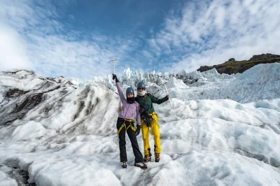 Skaftafell e vatnajökull: caminhada guiada no glaciar, grupo pequeno, equipamento incluso e rota fácil de 3 km. reserve sua vaga agora!