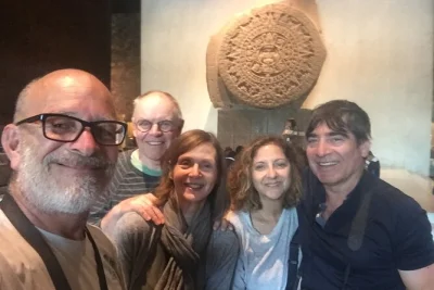 Scopri la storia di città del messico al castello di chapultepec e al museo di antropologia con una guida esperta, biglietti inclusi e tempo libero per esplorare a tuo ritmo.