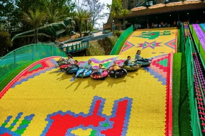 Vivi l’emozione dello scivolo più lungo di dalat, esplora le statue giganti della valle degli dei e raccogli fragole fresche. guida, biglietti e trasporto inclusi.