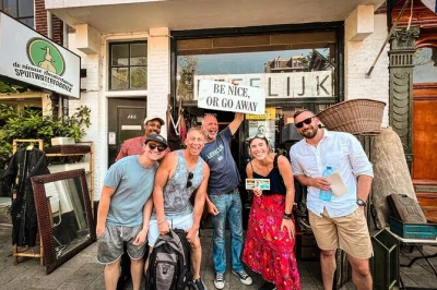 Sinta a alma de amsterdam numa caminhada em grupo pequeno — conheça moradores, prove torta de maçã num café centenário e brinde numa microcervejaria. inclui bebidas e guia.