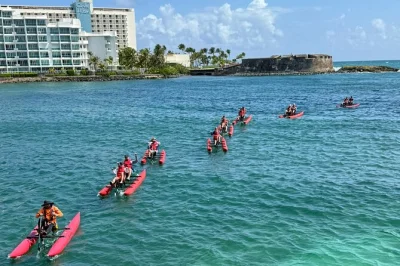 Explore a lagoa de condado em san juan pedalando uma bicicleta aquática estável, aviste tartarugas e peixes-boi, e aproveite um passeio ecológico com guia local. equipamento de segurança incluso.