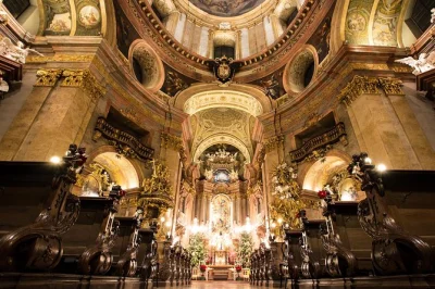 Vivi la magia di mozart, bach e vivaldi nella chiesa di san pietro a vienna. goditi musica festiva in un’atmosfera storica con ingresso riservato incluso.