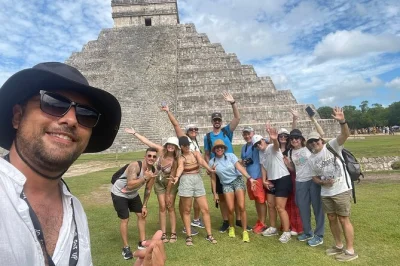 Scopri le antiche rovine di chichen itza, tuffati nel cenote hubiku, sali sulla piramide di ek balam. tour in piccolo gruppo con guida, pranzo e pick-up da playa del carmen.